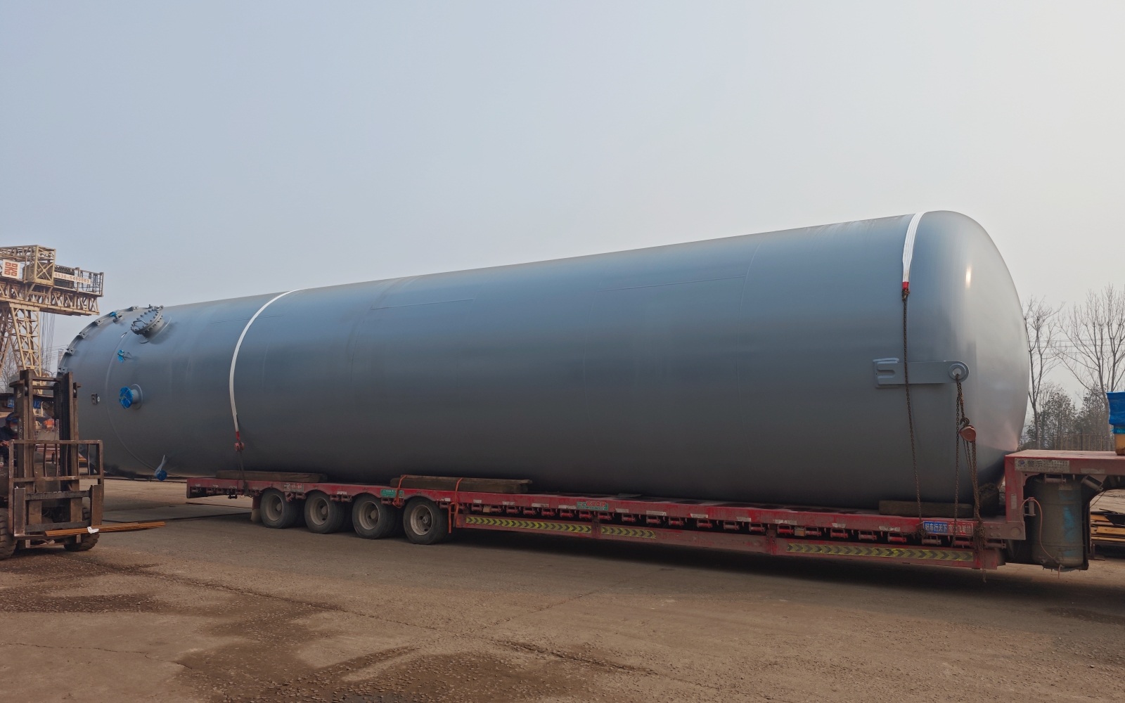 儲罐容器_壓力容器_低溫儲罐_菏澤花王壓力容器